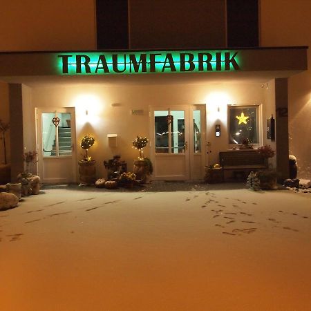 Hotel Traumfabrik Büttelborn Esterno foto